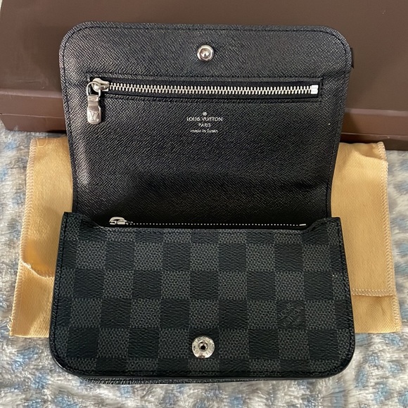 Louis Vuitton Graphite belt bag - Picture 5 of 16